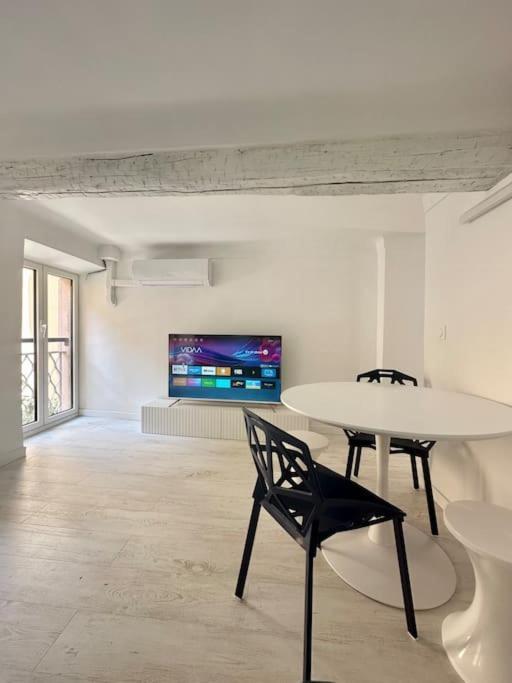 Appartement Nouveau - Mamac - Centre