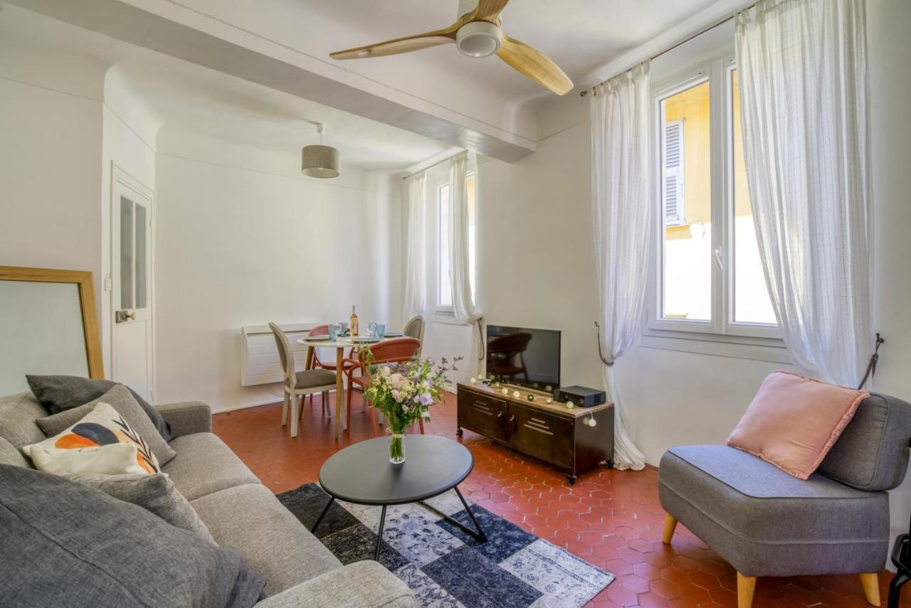 Apartment Typique - 2 Bedrooms,typical Apartment-old Town Nice