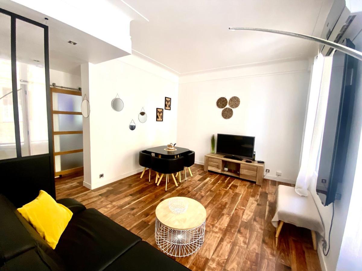 Grand T2 En Rez De Chaussee Avec Grande Terrasse Proche Du Centre Tramway A 2 Mn Apartment *