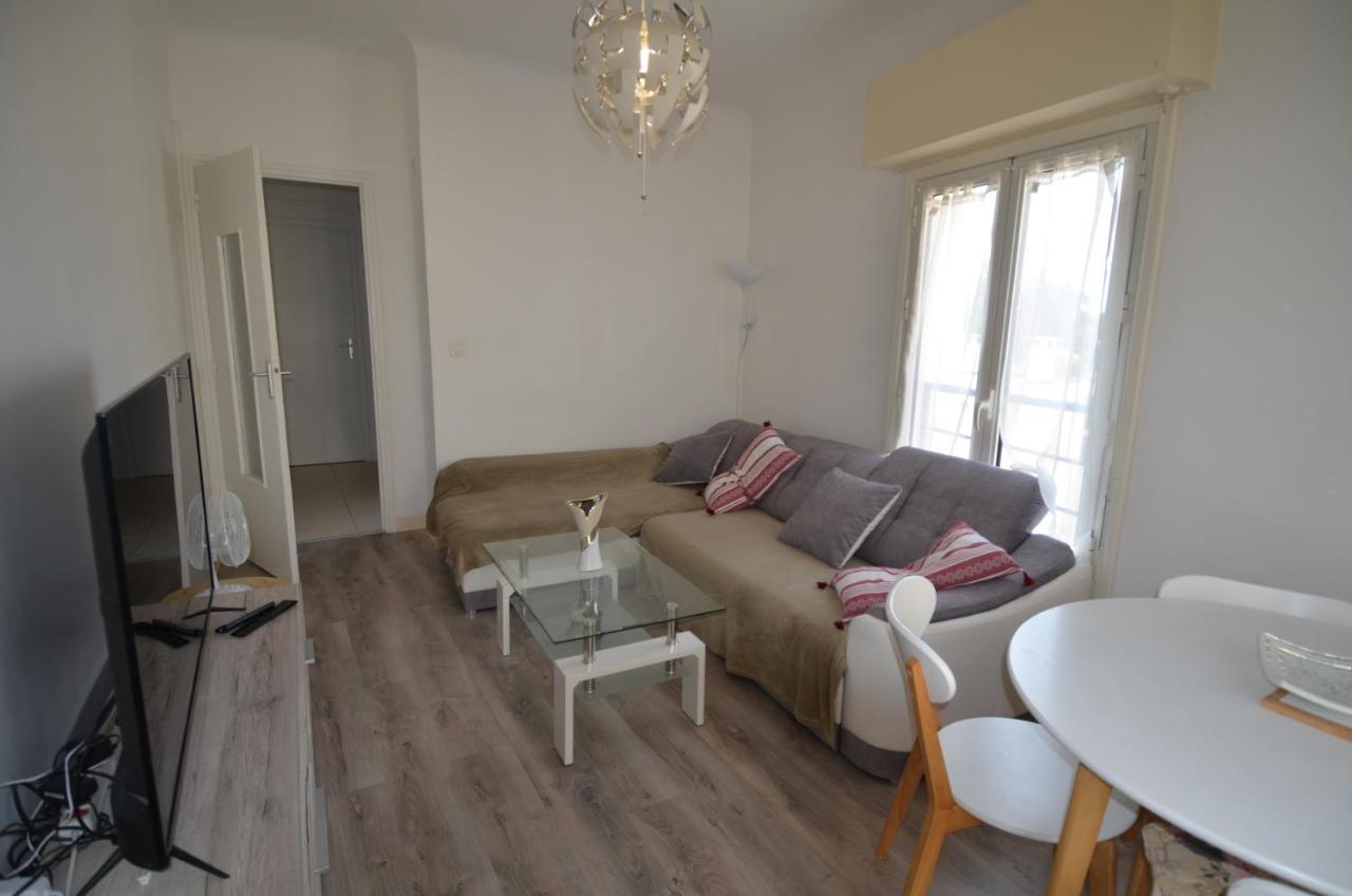 Apartment Splendide 4 Personnes Sur A 2 Pas De La Lignes 2 De Tramway *