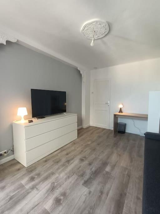 F4 Avec Vue / Flat With Sea View 3 Bedrooms Apartment *