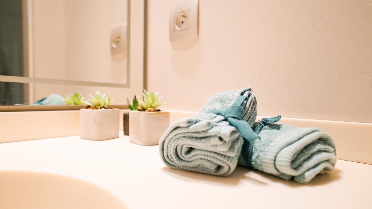 Massena Nice! Free Breakfast! *