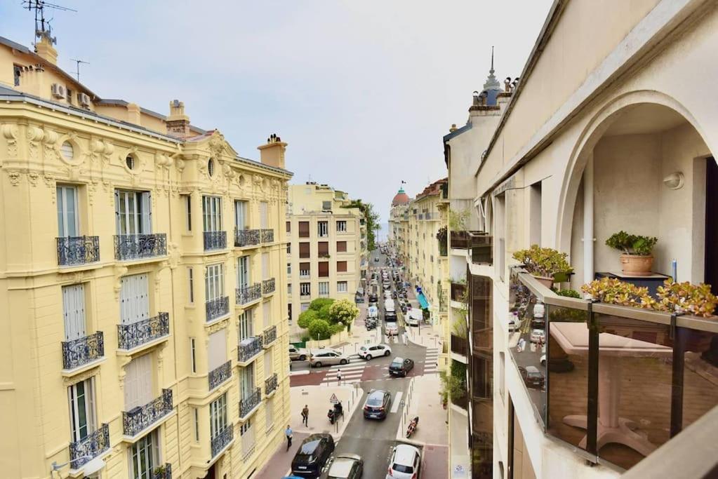 Signature Carre D'or