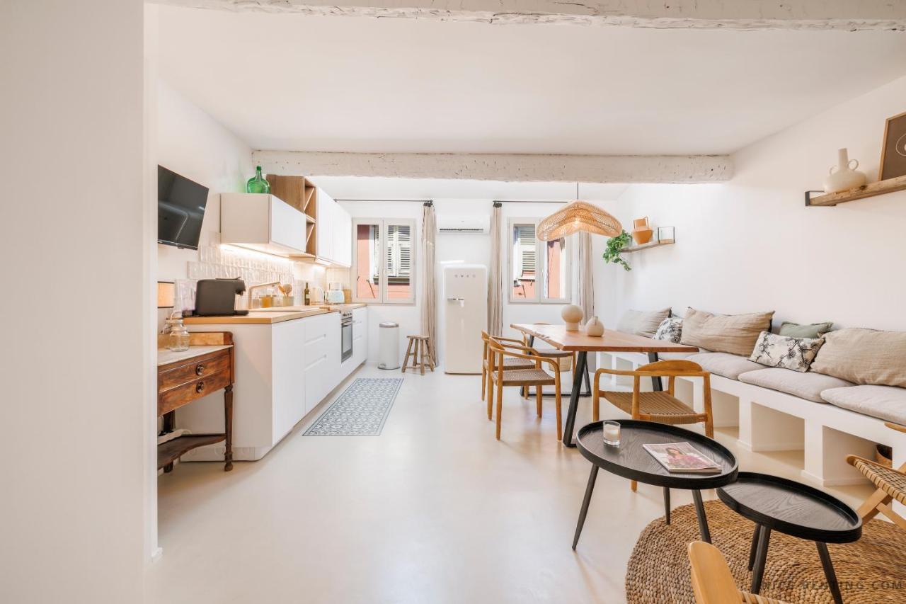 Renting - Neuve - Luxury Triplex Old Town Massena Garibaldi - 4 Bedroom - Ac Apartment