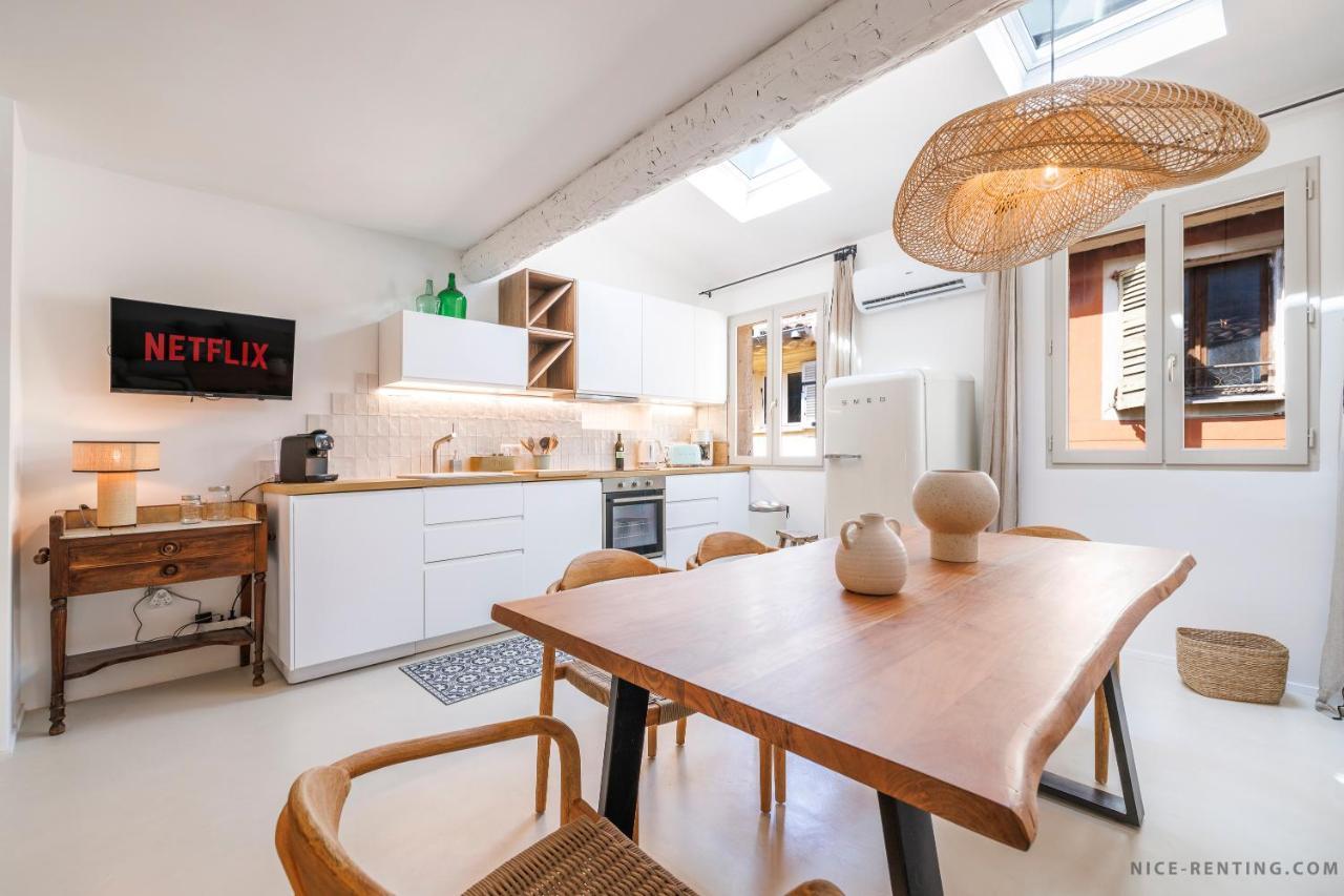 Apartment Renting - Neuve - Luxury Triplex Old Town Massena Garibaldi - 4 Bedroom - Ac Nice