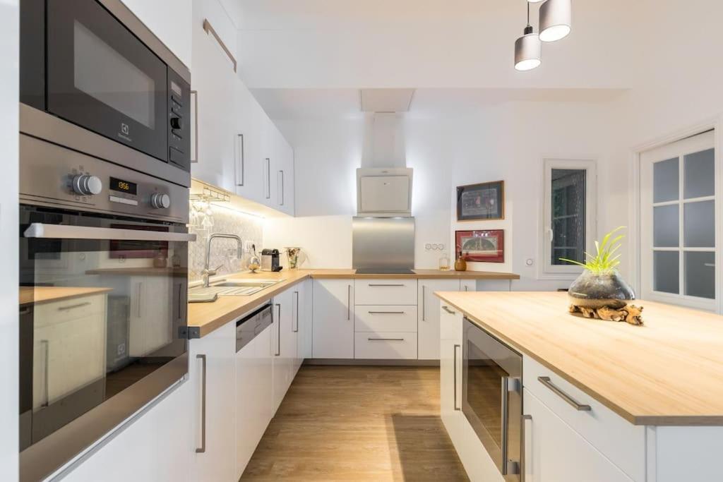 Large Haussmanian In The Heart Of Nice