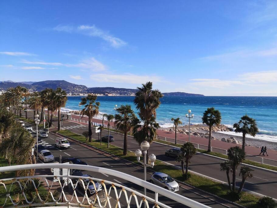 Front, Superbe Pour 4 Personnes * Nice
