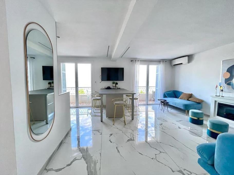 Front, Superbe Pour 4 Personnes * Nice