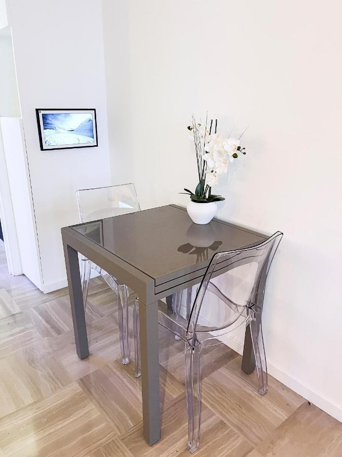 Promenade-des-anglais-front-sea Nice