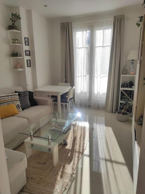 Bright At Mimi's Apartment