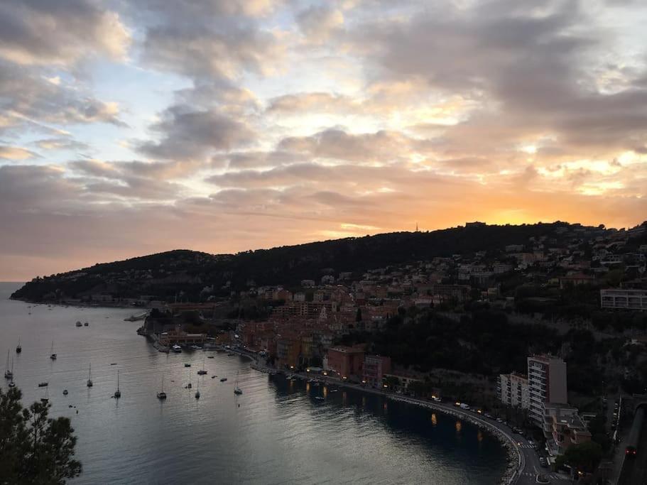 Bright At Mimi's * Nice