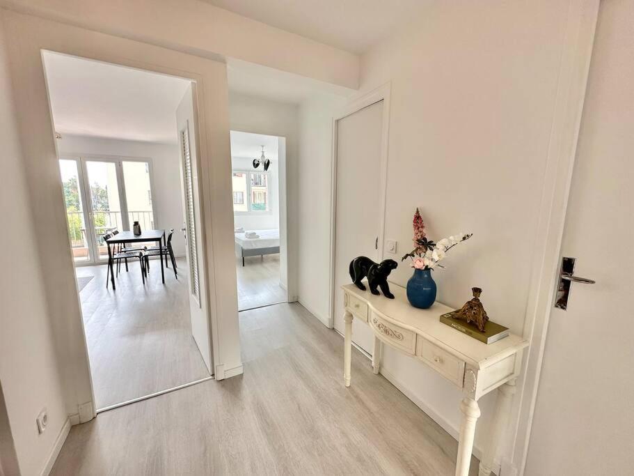 Superbe Neuf - A 5 Min A Pied Apartment *