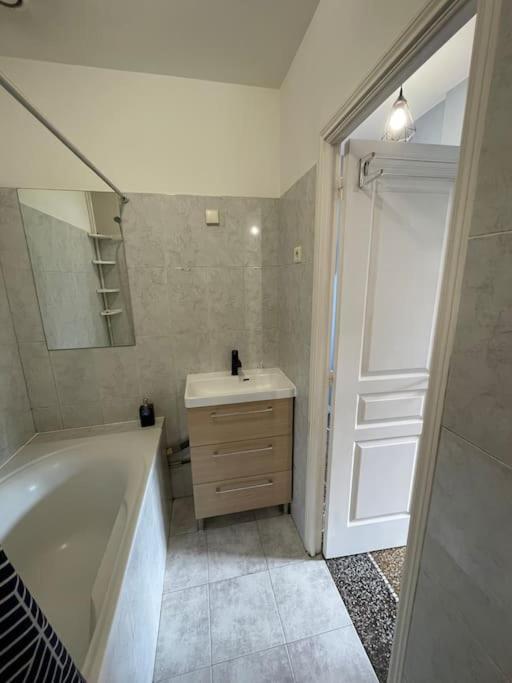 Riviera Fabulous Seaside With 3 Bedrooms Apartment *