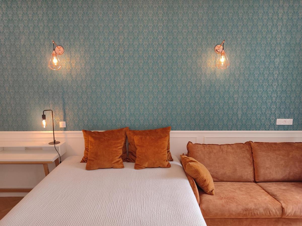 Central Boutique Studio 1 *