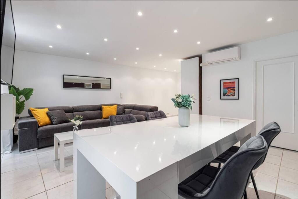 Grand Appartement- Le Port A/c