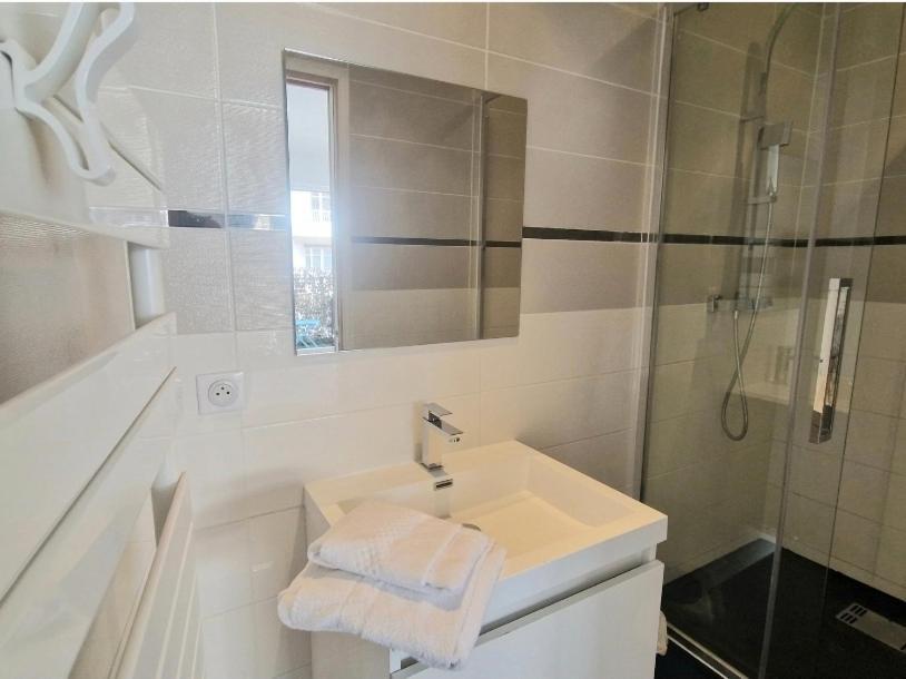 Nice Booking - Maréchal - Balcon 500m Promenade des Anglais Appartement
