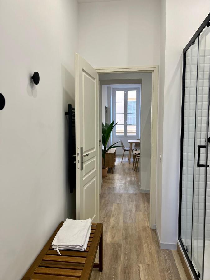 3 Pieces A Apartment