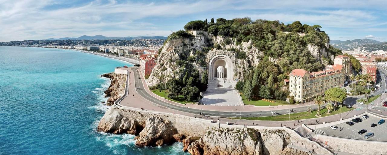 3 Pieces A Apartment