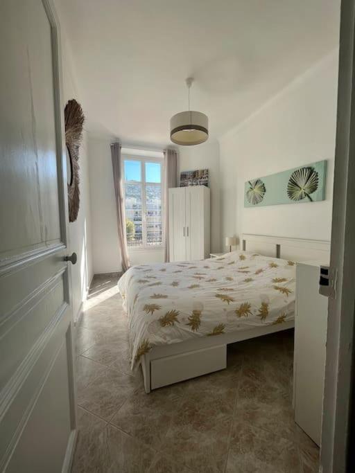 2 Pieces Cocooning Pres Du Port/gare Riquier Apartment Nice