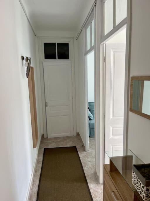 2 Pieces Cocooning Pres Du Port/gare Riquier Apartment Nice