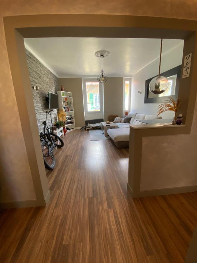 3 P 75 M2 Centre De *