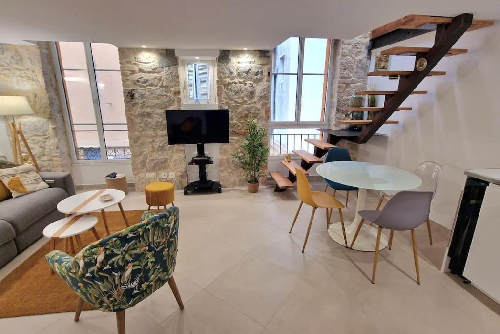 T3 Duplex Cosy & Calme Au Port - Parking & Tram Apartment
