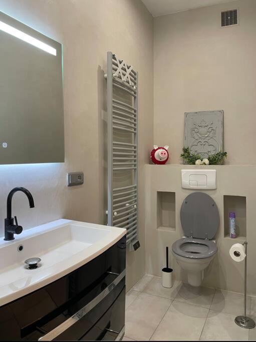 Luxury In The Heart Of Old Town Nice. *