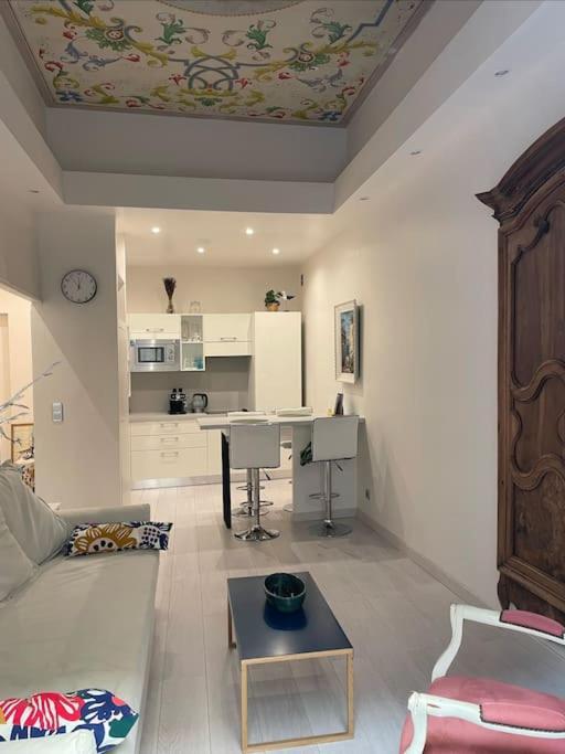 Luxury In The Heart Of Old Town Nice. *