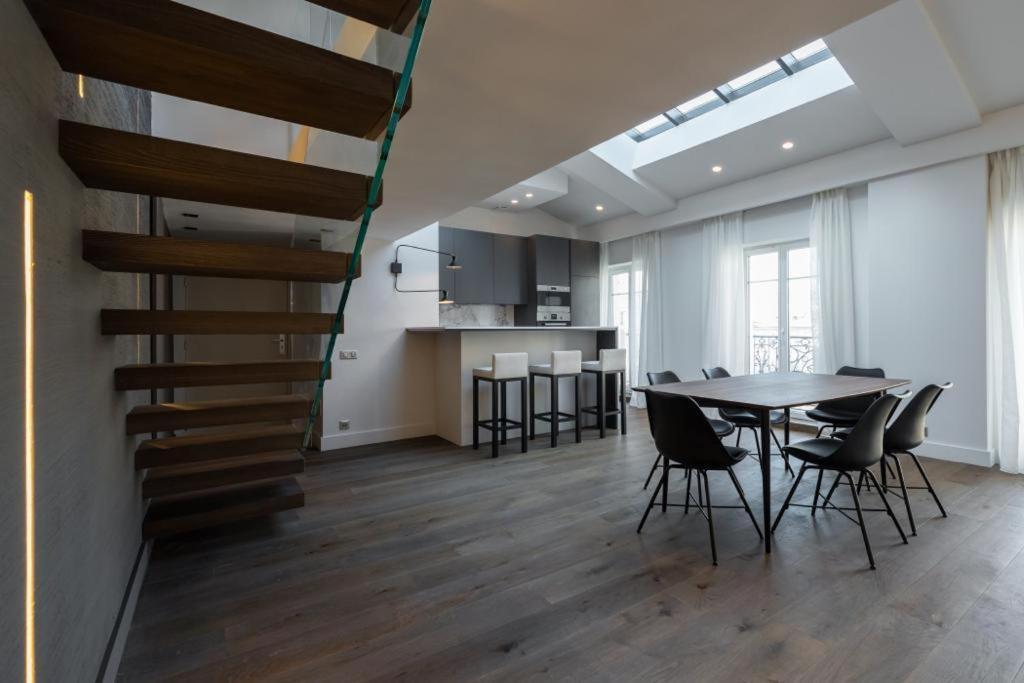 Duplex Avenue Jean-medecin * Nice