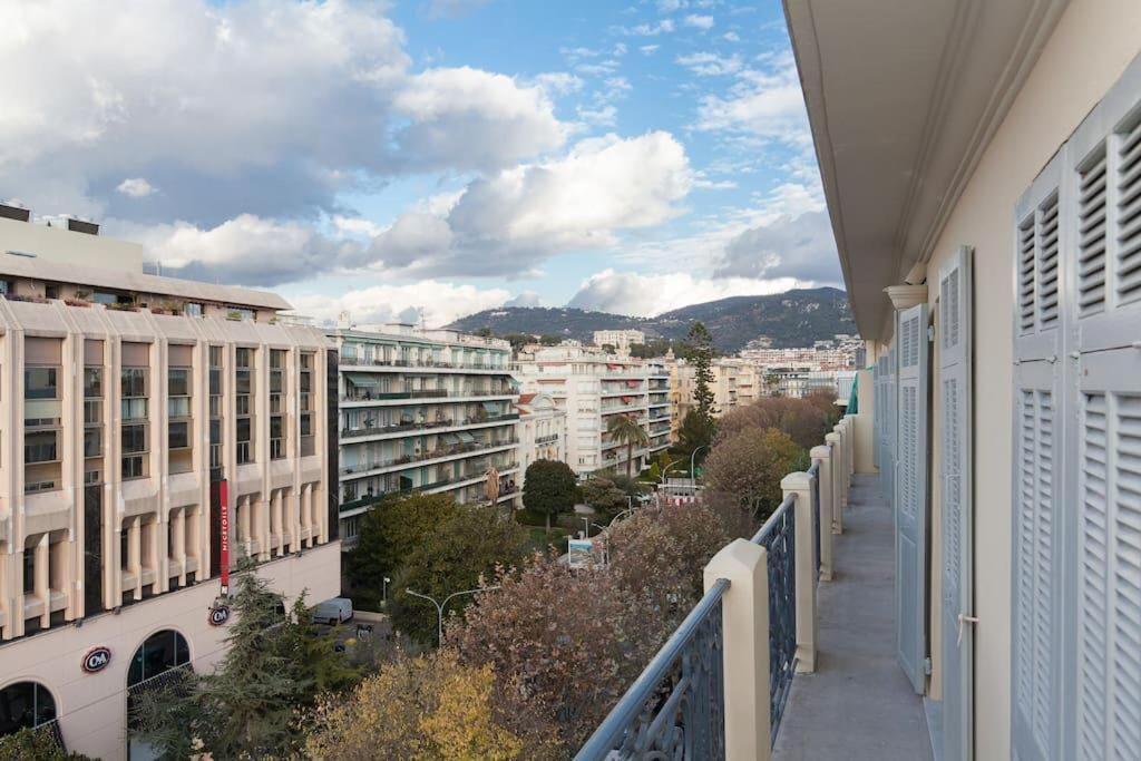 Duplex Avenue Jean-medecin * Nice