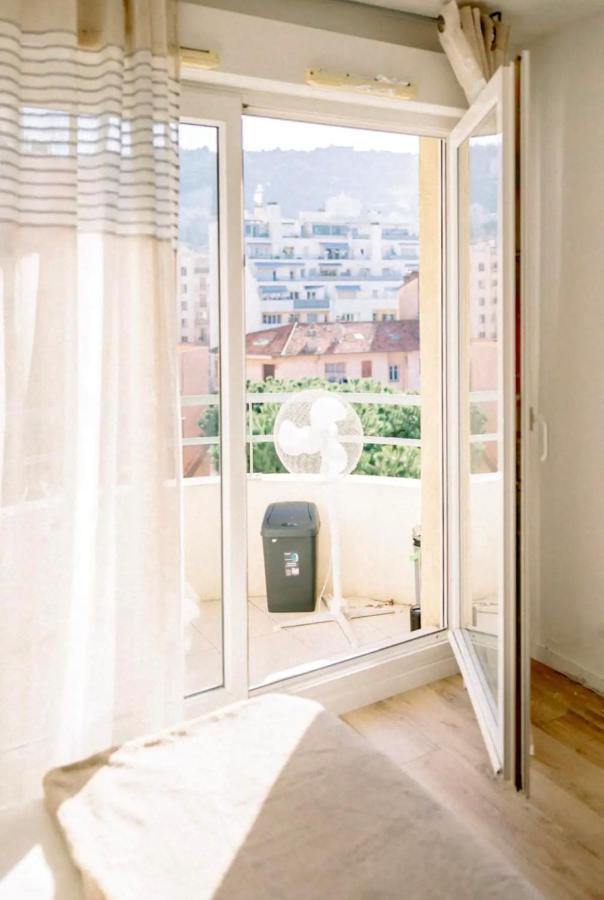 Cozy Et Moderne Dans A