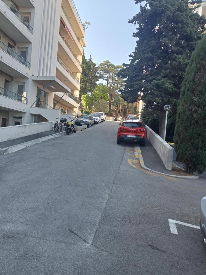 Centre- Small Pied-a-terre Near Beaches