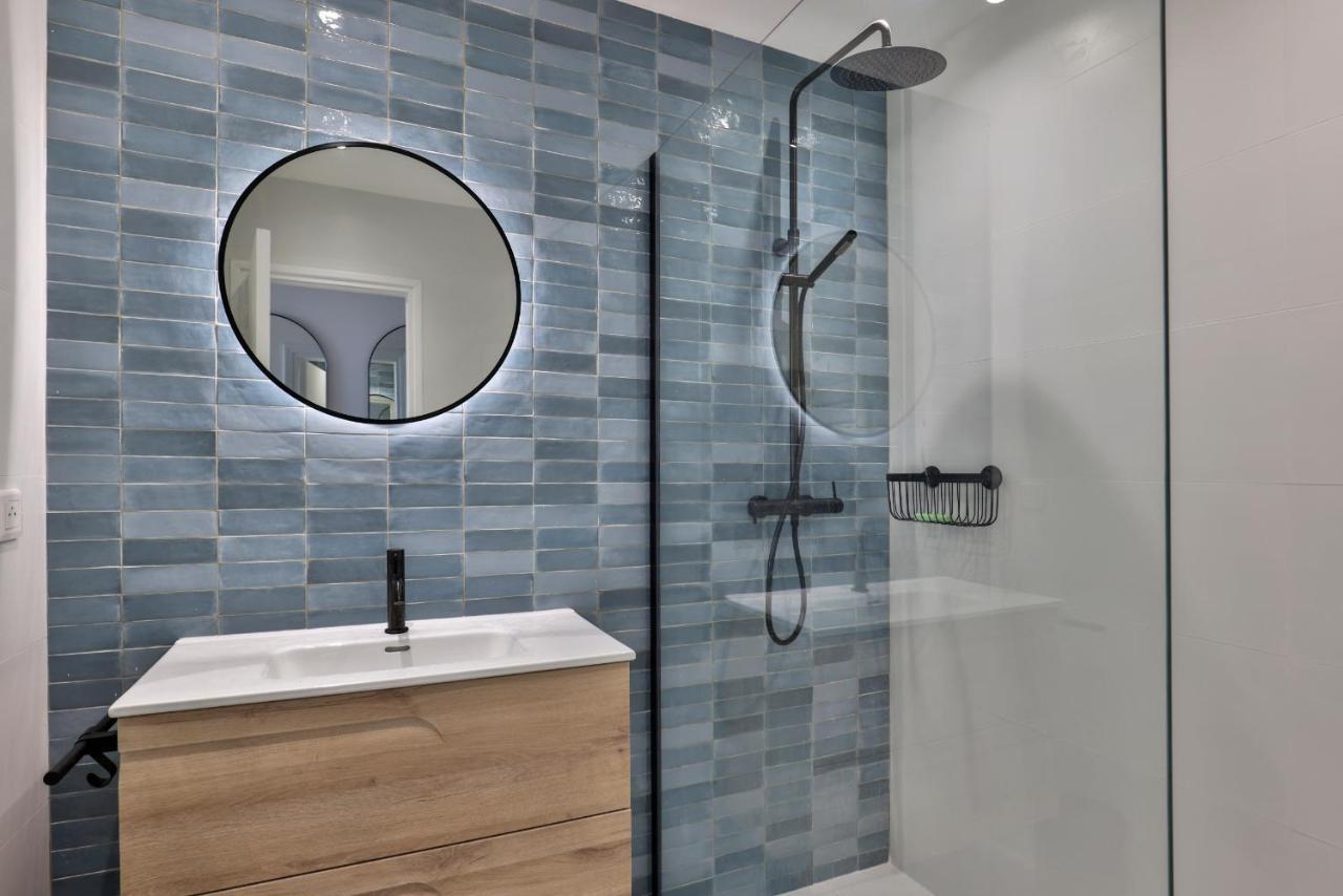 Incroyable Vue Mer, 2 Pieces Refait A Neuf Avec Piscine Sur Le Toit/ Wifi/ac * Nice