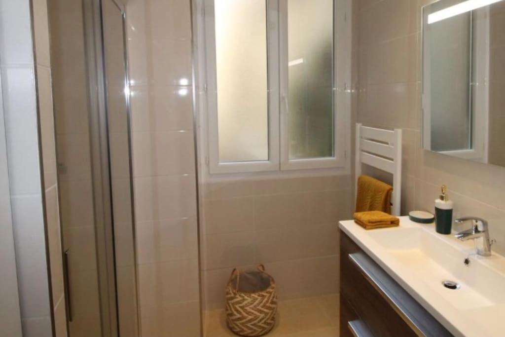 Stylish One Bedroom In Port *