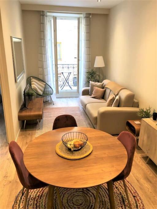 Stylish One Bedroom In Port * Nice