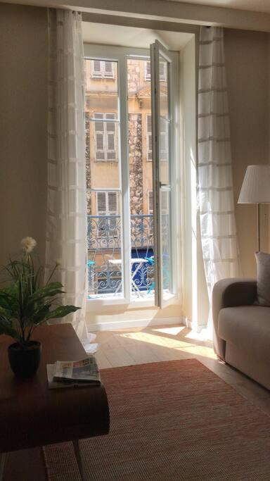 Stylish One Bedroom In Port