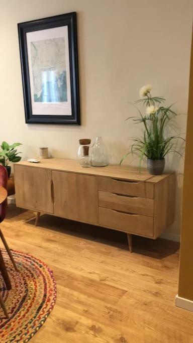 Stylish One Bedroom In Port * Nice