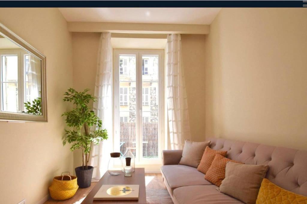 Stylish One Bedroom In Port Apartment