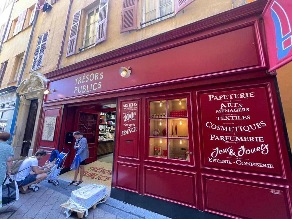 Old Town Place Rossetti Themed 2br Full Air Conditioning