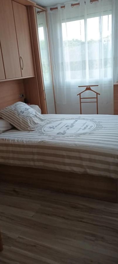 A Ouest 10 Min Aeroport Homestay Nice
