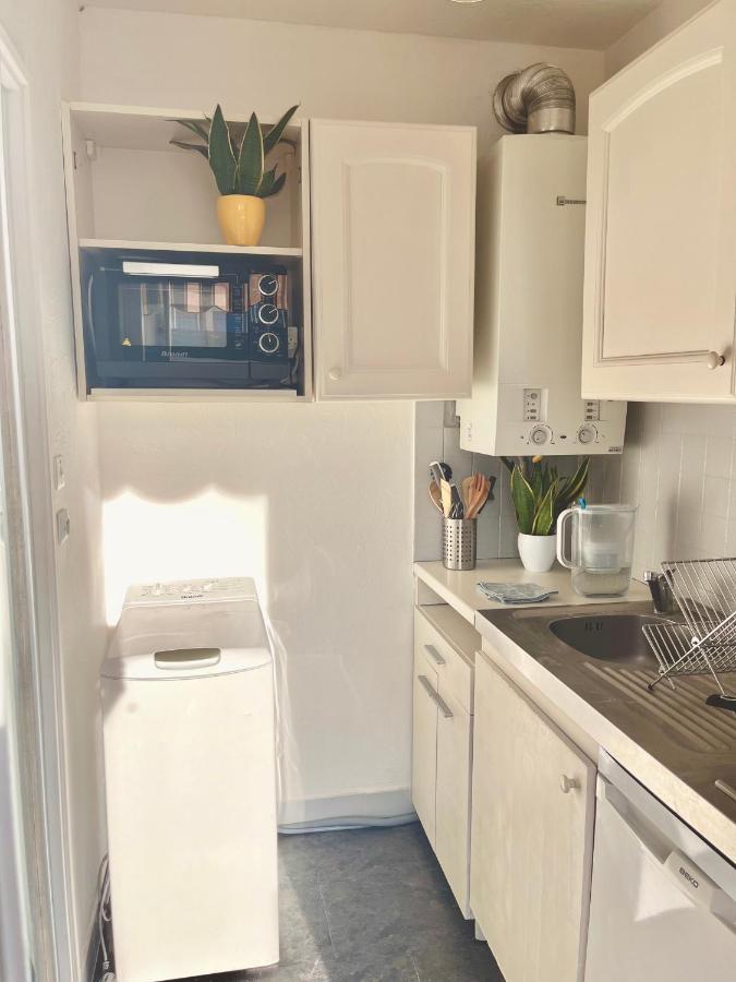 Apartment With Terrace And Sea View, 10 Min To The