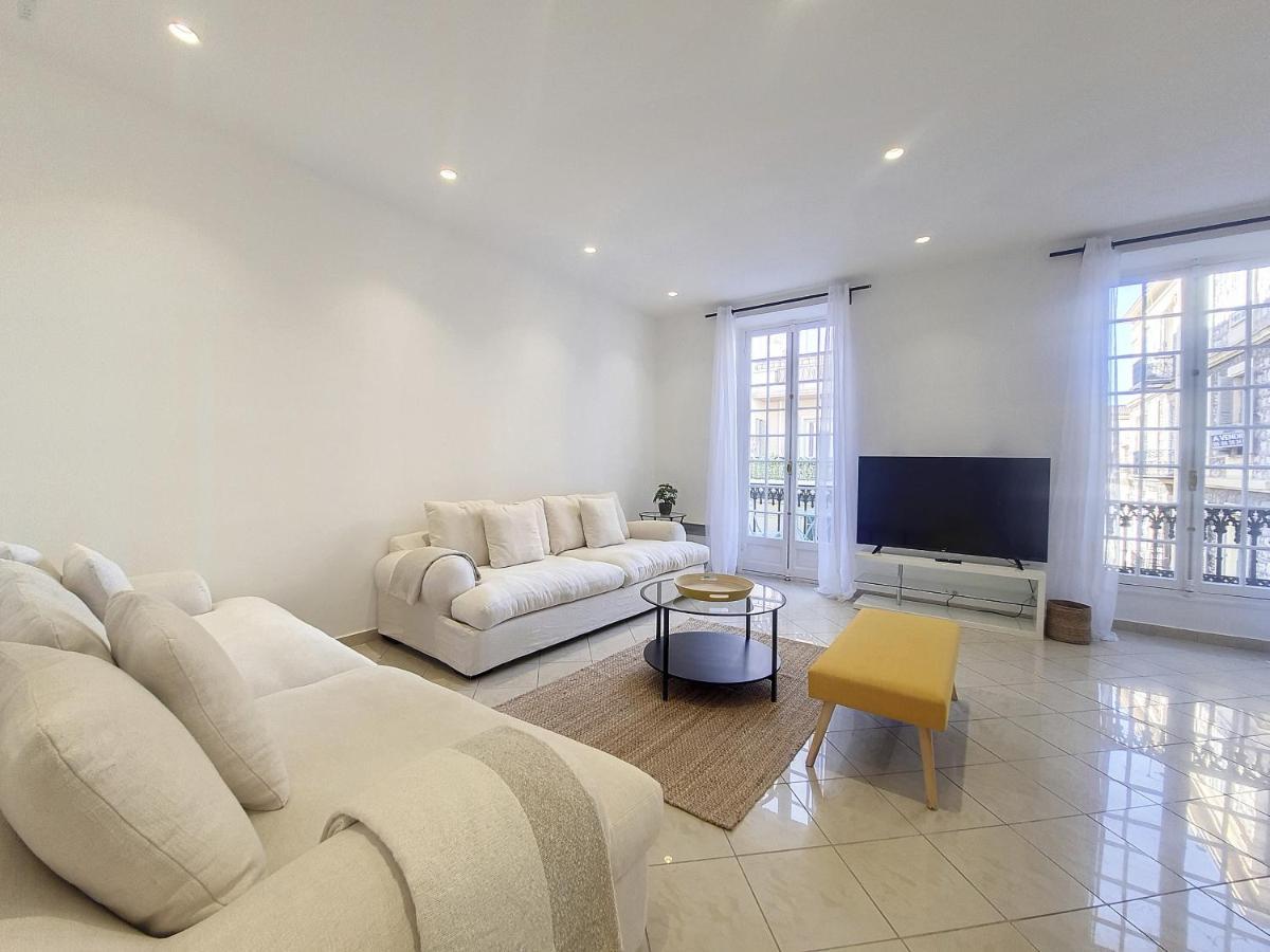 Nestor&jeeves - Jacaranda - Carre D Or, Proche