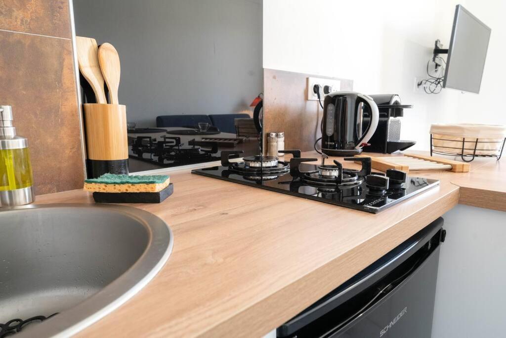 Apartment Centre-ville En Etage Refait A Neuf Nice