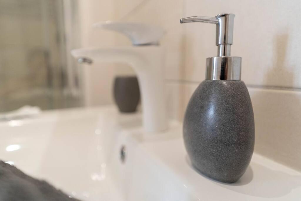 Apartment Centre-ville En Etage Refait A Neuf *