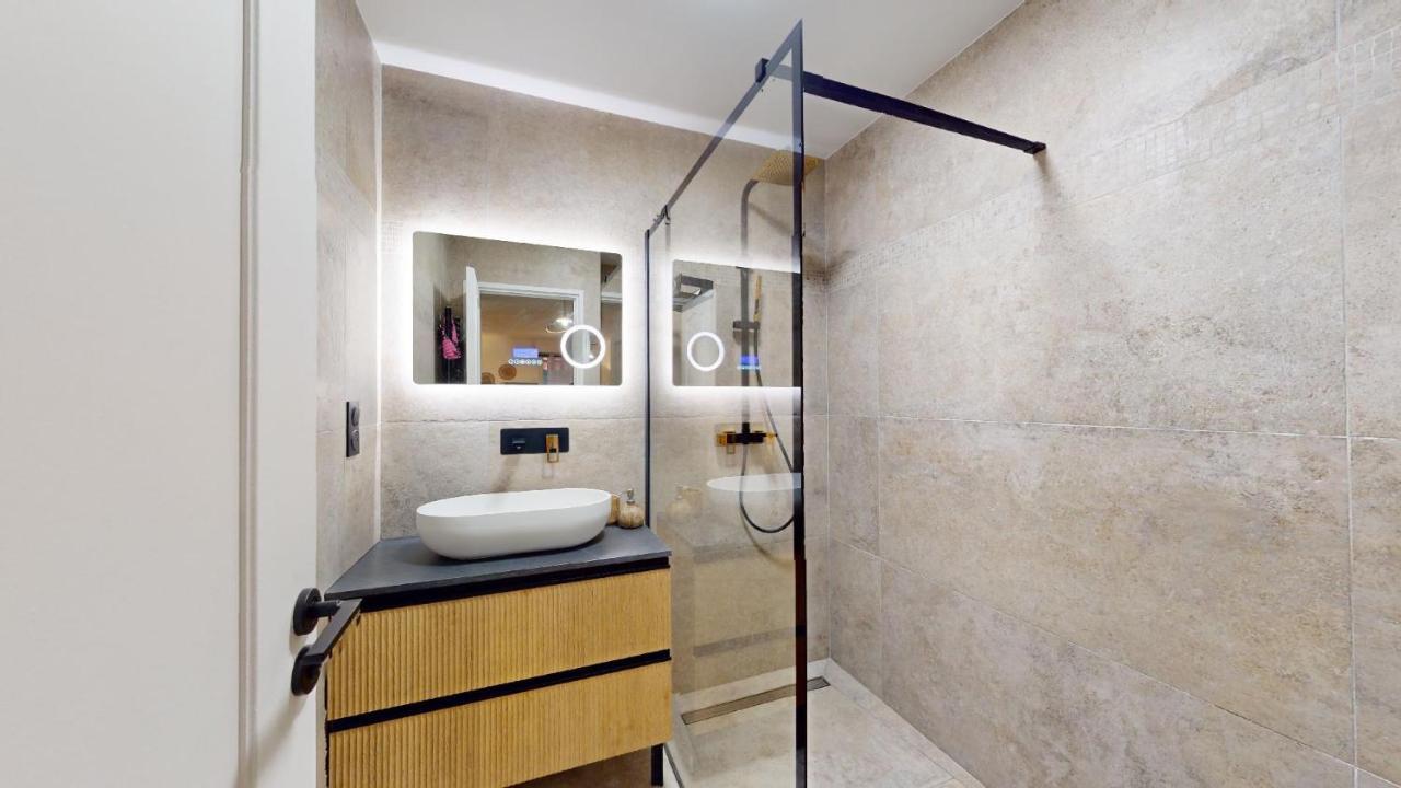 Cosy, 1 Bedroom Near Port