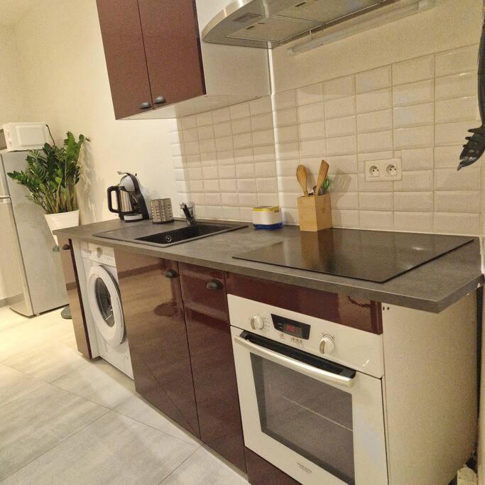 Vieille-ville De 2 Pieces Proche Apartment