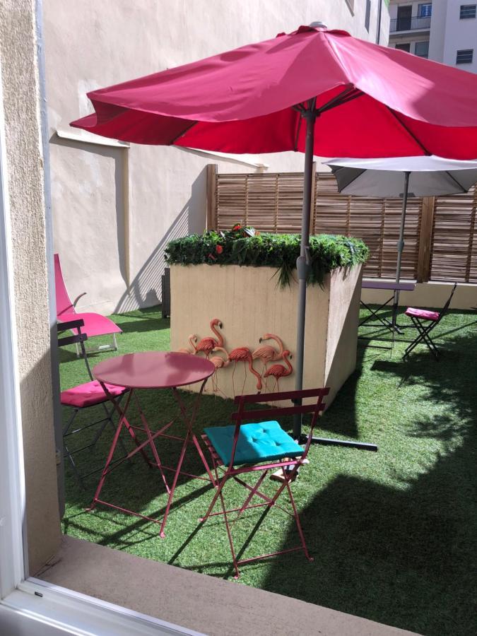 Superbe 2 Pieces Carre D'or Avec Grande Terrasse Nice