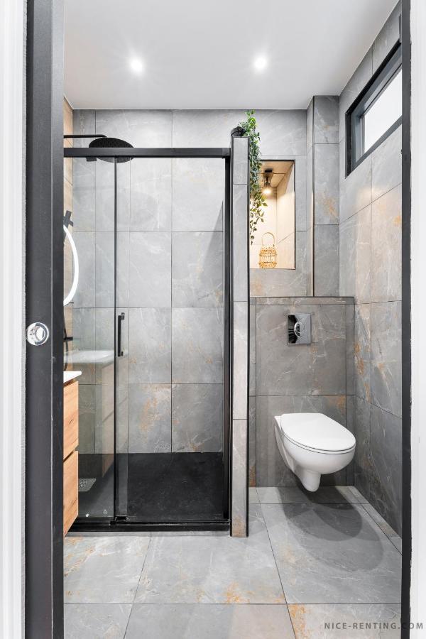 Renting - Maeterlinck - Idyllic Luxury Retreat In Cap De Sea View Apartment Nice