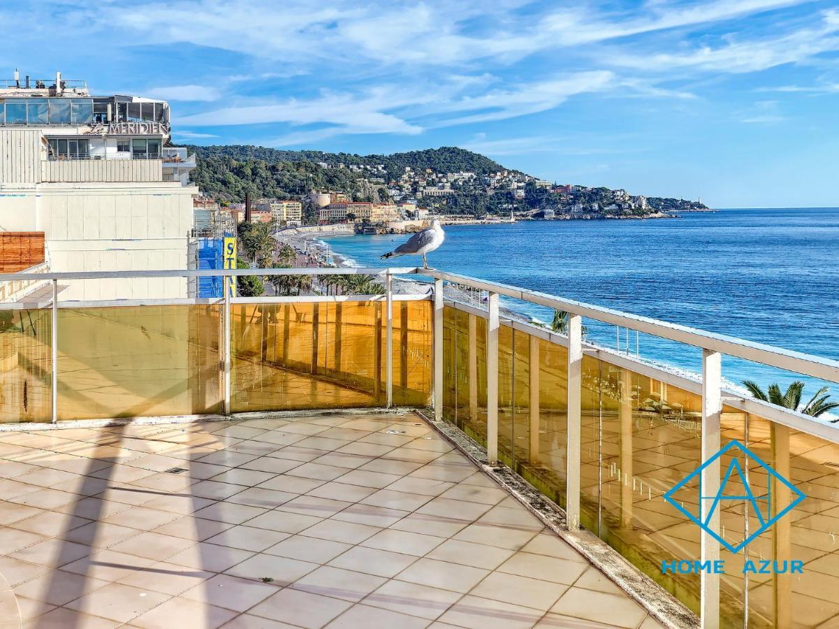 Royal Lux Spacious Seaside Pool Apartment