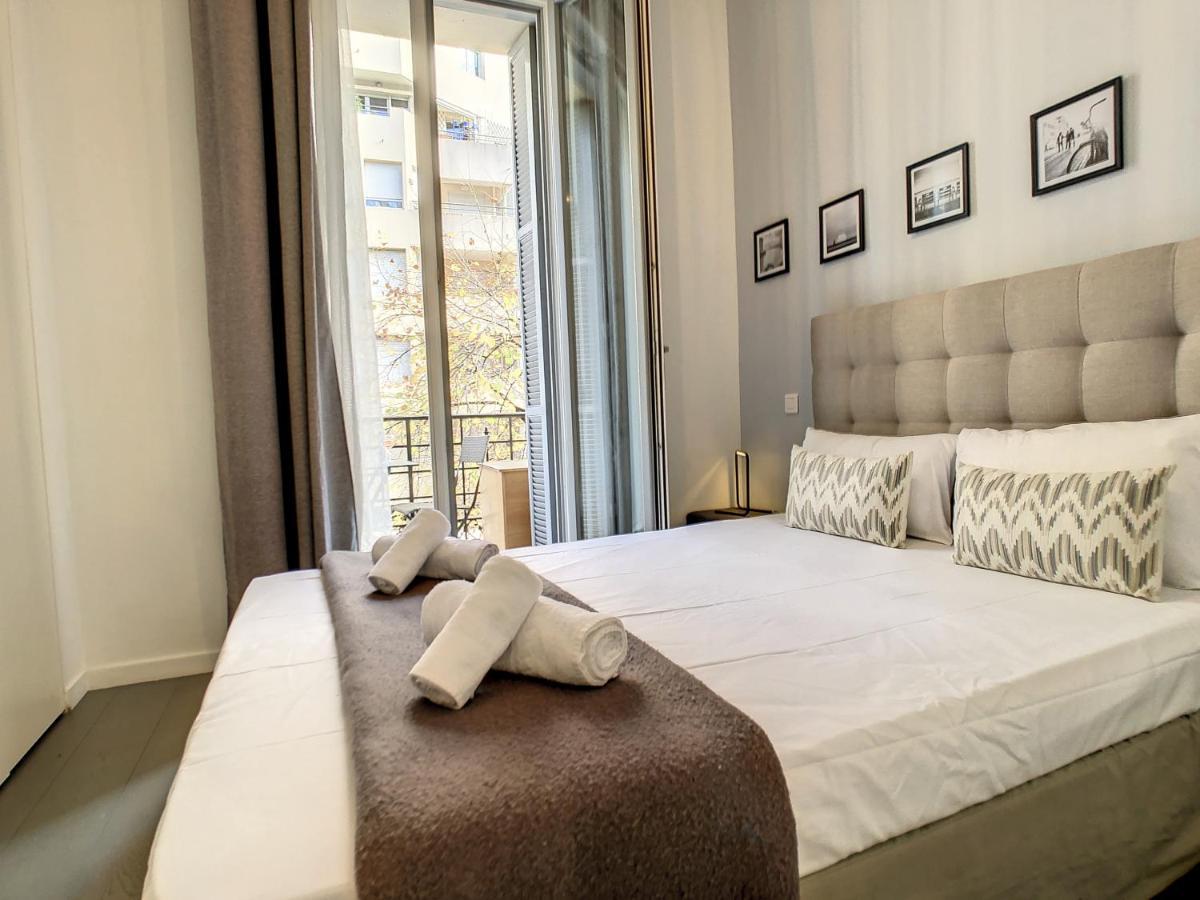 Nestor&jeeves - Sweet - Location * Nice